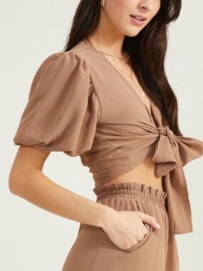 🩷ALTARD STATE GEMMA PUFFY SLEEVE SHORT SLEEVE SUMMER CROP TOP SIZE EXTRA SMALL